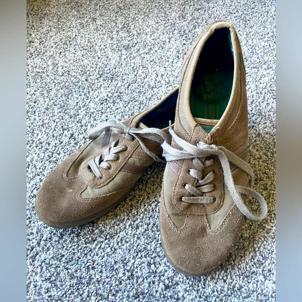 Keds size 10. Light brown tennis shoe.